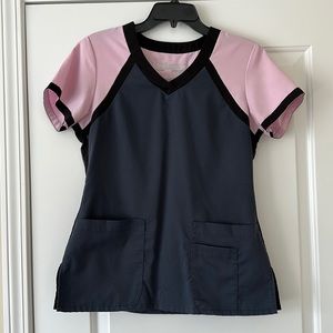 Greys Anatomy scrub top. Size small. EUC.
